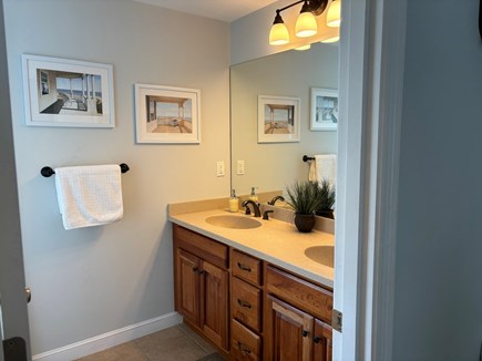 Dennis Cape Cod vacation rental - Full Guest Bathroom