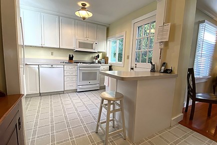 Hyannis Port Cape Cod vacation rental - Dishwasher makes clean up a snap!
