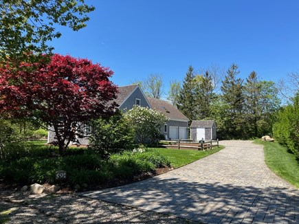 Dennis, Corporation Beach Cape Cod vacation rental - Driveway view