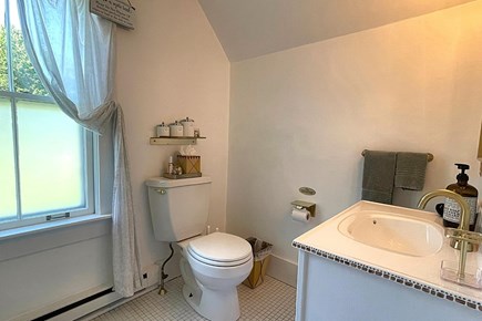 Barnstable Cape Cod vacation rental - Adjoining bath in second floor Primary Suite