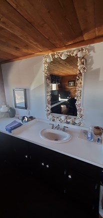 Wellfleet, 3COLL Cape Cod vacation rental - Bathroom