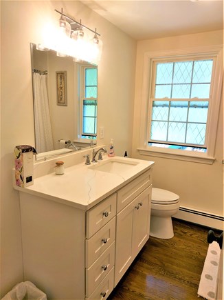 Centerville Cape Cod vacation rental - Bathroom