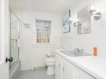 Chatham Cape Cod vacation rental - Full bathroom with tub / shower combo to make all happy
