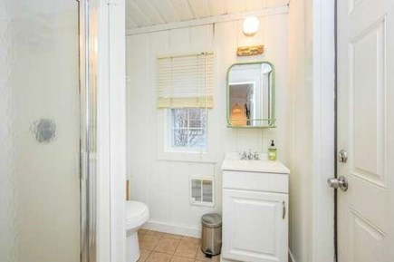 South Dennis Cape Cod vacation rental - Full bathroom #3
