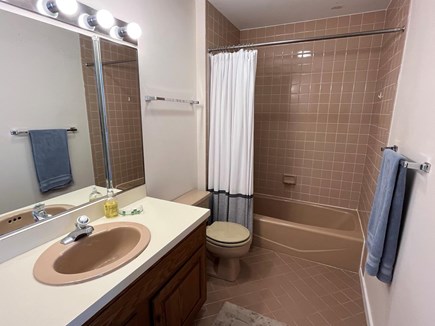 Brewster, Ocean Edge Bayside Cape Cod vacation rental - Master bedroom bathroom