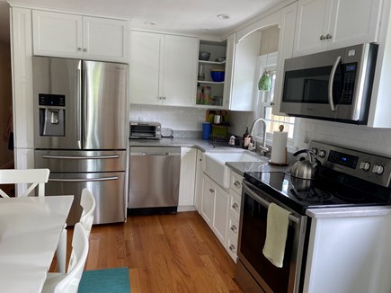 Falmouth, Teaticket Cape Cod vacation rental - New SS Kitchen