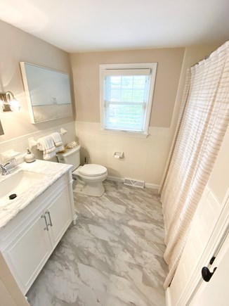 Chatham Cape Cod vacation rental - First floor full-bath