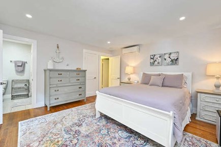 Centerville Cape Cod vacation rental - Bedroom 1 - Queen Bed