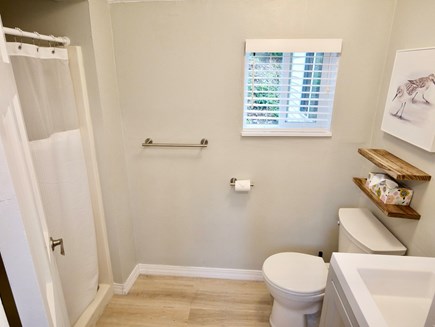 Wellfleet Village Cape Cod vacation rental - Cottage Full Bathroom