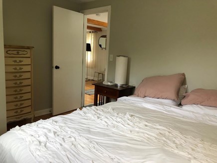 Wellfleet, Town center Cape Cod vacation rental - Main bedroom with Queen bed
