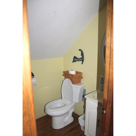 Eastham, First Encounter - 3972 Cape Cod vacation rental - Second floor half bathroom