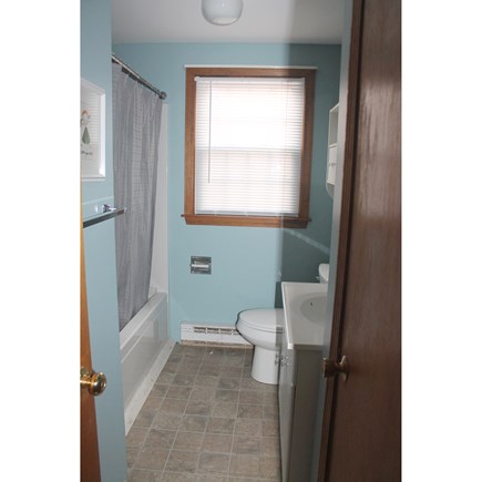 Eastham, First Encounter - 3972 Cape Cod vacation rental - First floor full bathroom