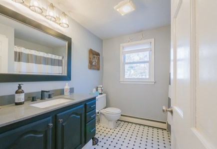 Mashpee Cape Cod vacation rental - Bathroom #1- Full bathroom with tub/shower combo - Main Level