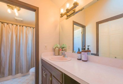 Mashpee Cape Cod vacation rental - Bathroom #2- Full bathroom with tub/shower combo - Upper Level