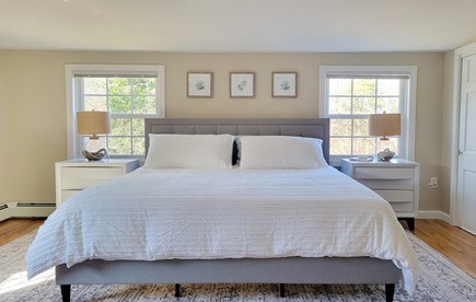 Centerville Cape Cod vacation rental - 2nd-floor king bedroom