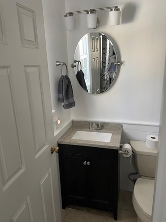 Centerville Cape Cod vacation rental - King en suite full bathroom