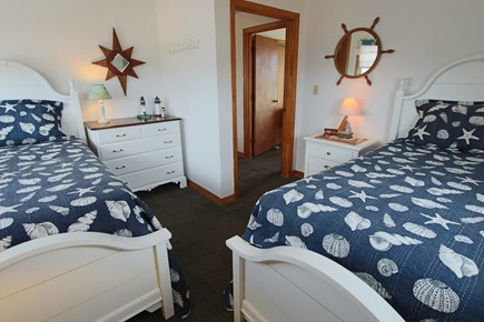 Truro Cape Cod vacation rental - Bedroom with 2 Twin Beds