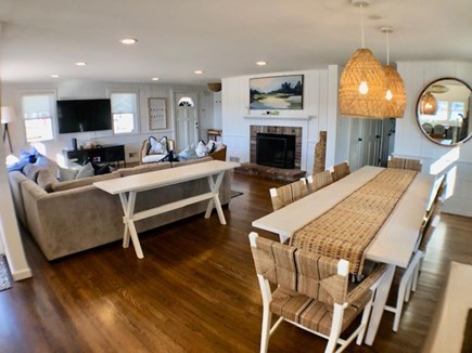 Seven Seas Falmouth Cape Cod vacation rental - Living and dining room