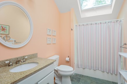 Wellfleet Cape Cod vacation rental - Bathroom