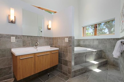 Falmouth, Sippewissett Cape Cod vacation rental - Primary Bath