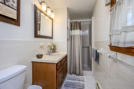 Osterville Cape Cod vacation rental - Primary ensuite bathroom