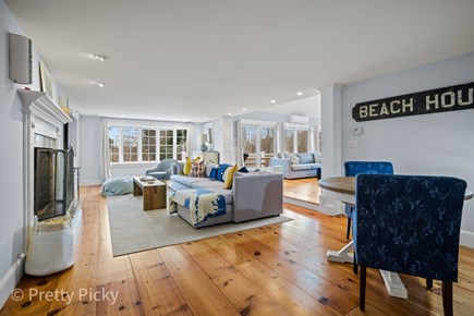 North Chatham Cape Cod vacation rental - Big, beautiful living room