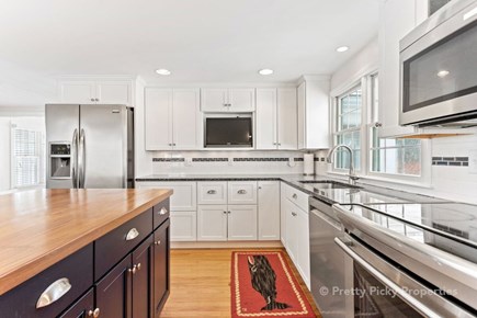 West Yarmouth Cape Cod vacation rental - Plenty of counter space