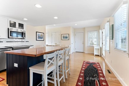 West Yarmouth Cape Cod vacation rental - Xtra seating at the center island
