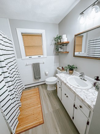 South Yarmouth Cape Cod vacation rental - Full bathroom with tub/shower combo