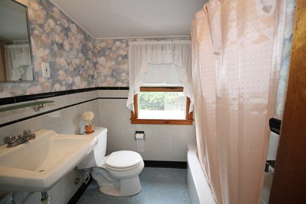 Dennis Port Cape Cod vacation rental - upstairs bathroom