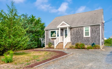 East Sandwich Cape Cod vacation rental - Front view and parking area