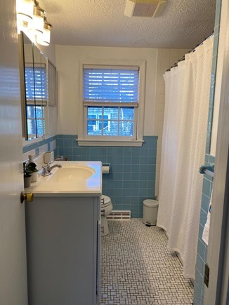 West Yarmouth Cape Cod vacation rental - Main bathroom