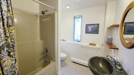Wellfleet Cape Cod vacation rental - First floor bathroom with tub/shower