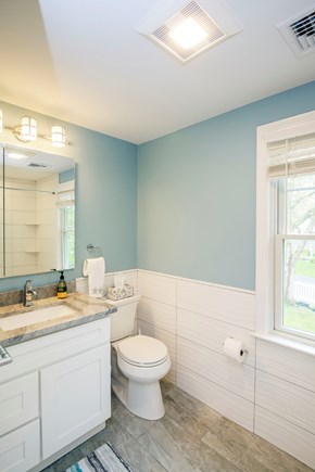 Osterville Cape Cod vacation rental - Second floor full bath