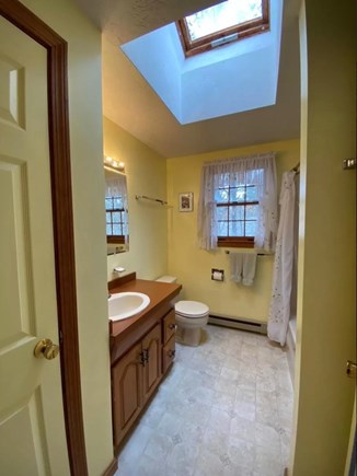 Brewster Cape Cod vacation rental - Upstairs bathroom