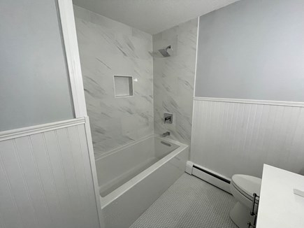 Falmouth Cape Cod vacation rental - Full Bathroom