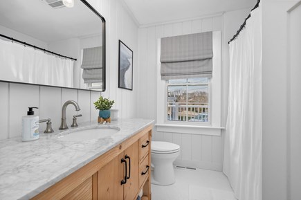 East Sandwich Cape Cod vacation rental - Bathroom 1: Full with shower/tub