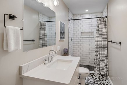 Barnstable Cape Cod vacation rental - Another full bath near kitchen