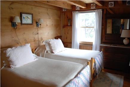 Wellfleet Cape Cod vacation rental - Flexible bedroom (king or pair of twins).