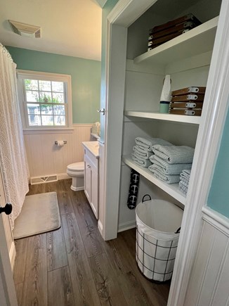 Yarmouth Port Cape Cod vacation rental - Full Bath w/ a Shower and Tub Combo!