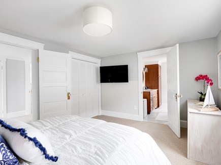 Dennis, Unit 2, Second floor Cape Cod vacation rental - Master bedroom with Ensuite