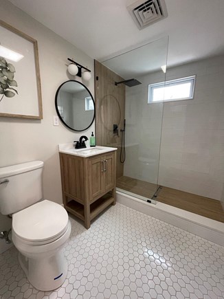Dennis Cape Cod vacation rental - Full bathroom number 1