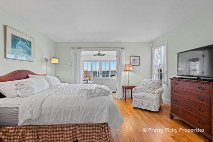 Orleans Cape Cod vacation rental - Master bedroom en suite