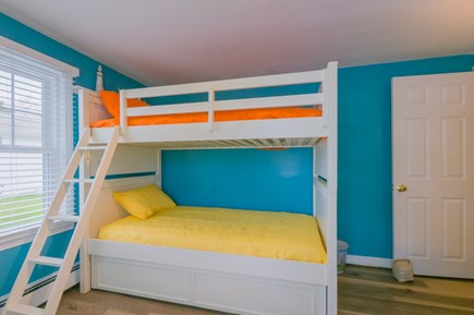 Sandwich Cape Cod vacation rental - Bedroom with Bunk/Trundle (3 Twins)