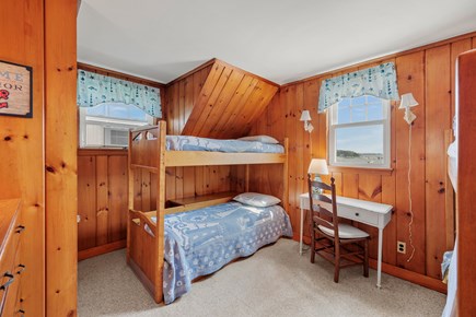 Bourne, Monument Beach Cape Cod vacation rental - Bunk bed in bedroom
