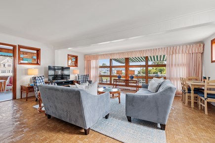Bourne, Monument Beach Cape Cod vacation rental - Family room with great views