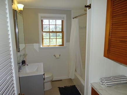 Chatham Cape Cod vacation rental - Full bath with tub