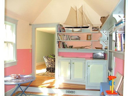 Orleans Cape Cod vacation rental - Adorable craft/art room
