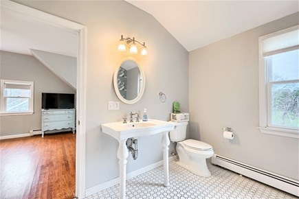 Brewster Cape Cod vacation rental - Bathroom #1 En suite to bedroom #1 - 671 Great Fields Rd Brewster Cape Cod - Beach Glass - New England Vacation Rentals