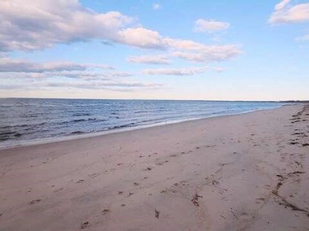 Brewster Cape Cod vacation rental - Bay beaches have smoother sand, smaller waves and incredible low tides - 671 Great Fields Rd Brewster Cape Cod - Beach Glass - New England Vacation Re